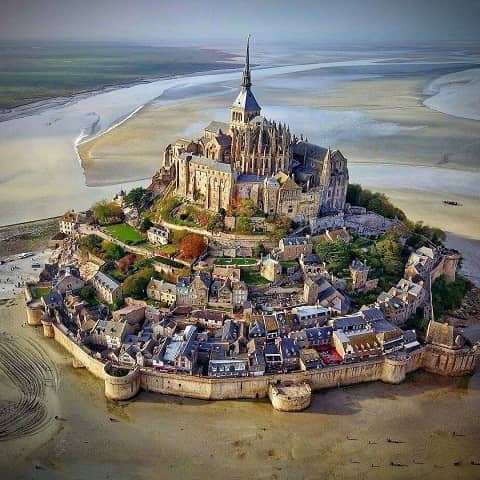جزیره مونت سنت میشل ( Mont Saint Michel )
